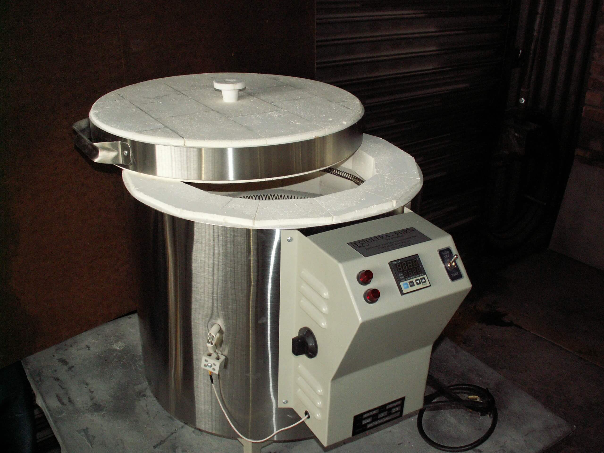 Furnace Top Loader - Image 2